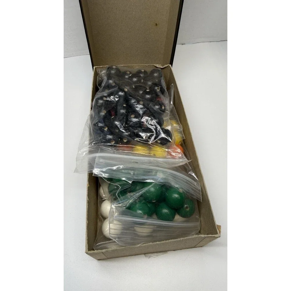 VTG STUDENT MOLECULAR MODEL 100 ATOM SET  Wood Atoms Scienve Kit & Boreal Lab